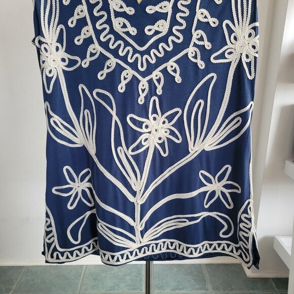 NWT-Lauren Michelle Sleeveless Blue White Stretch Embroidered Top (Size: Large) - Picture 3 of 14